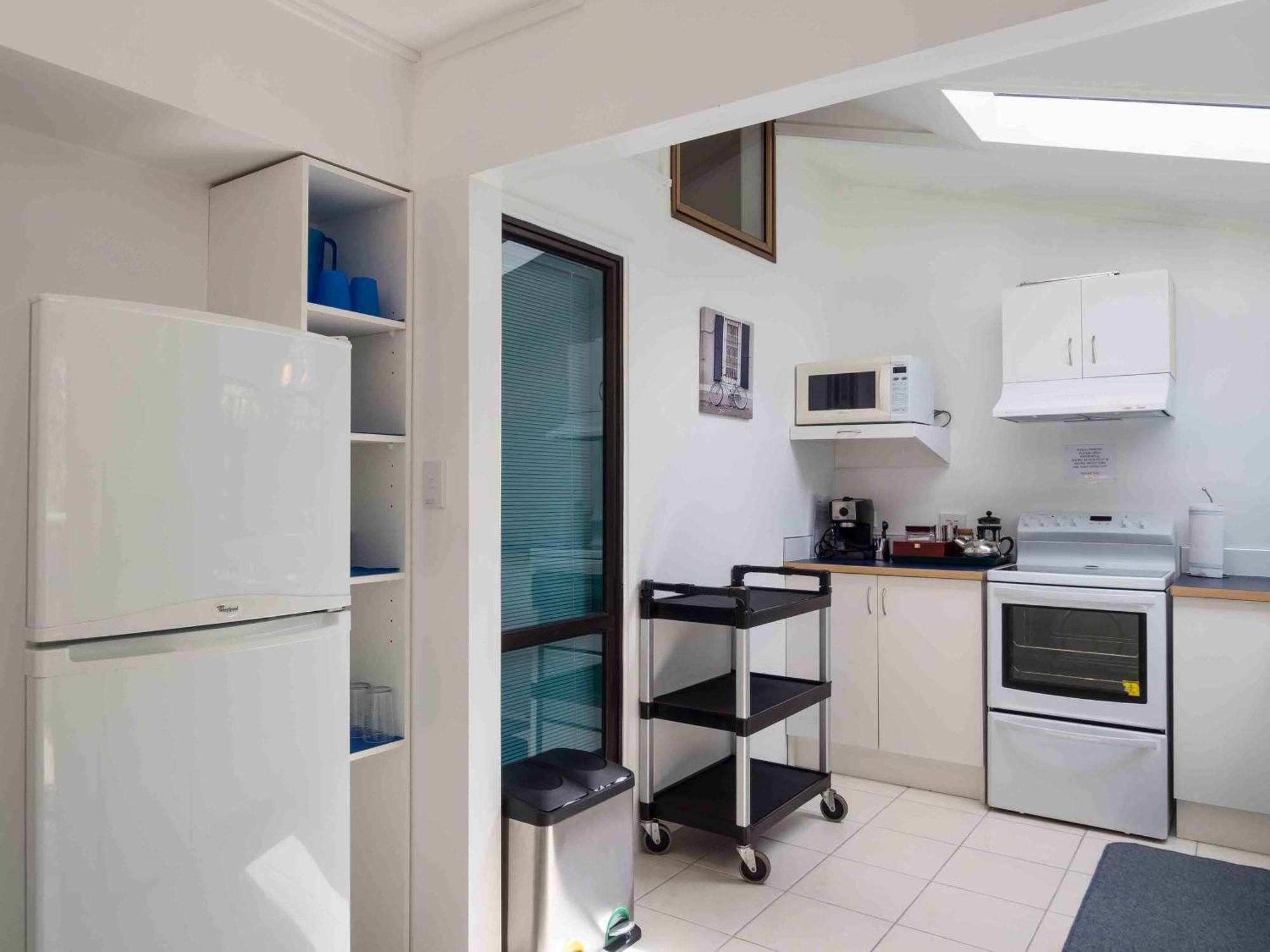 By The Bay Beachfront Apartments Mangonui Exteriör bild