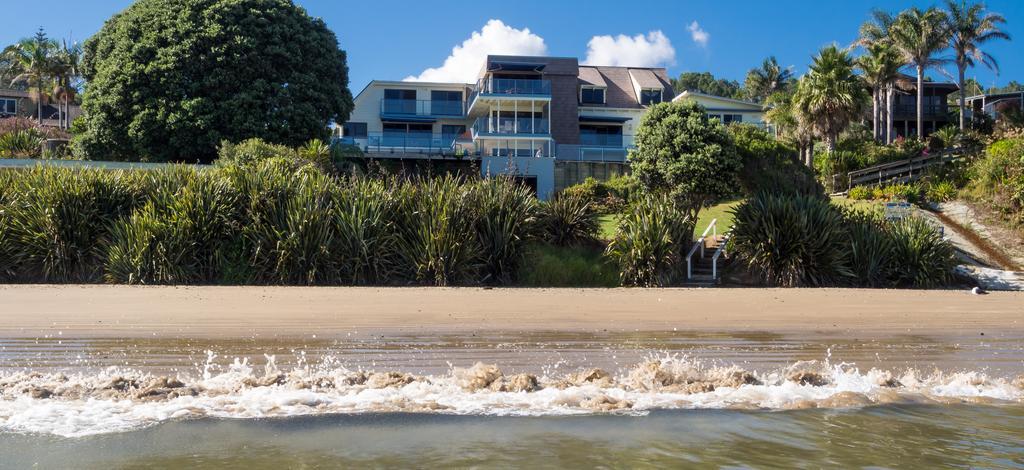 By The Bay Beachfront Apartments Mangonui Exteriör bild