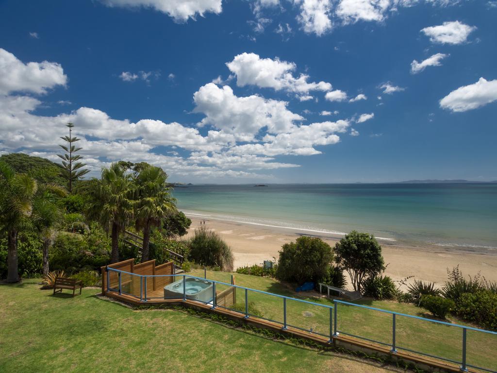 By The Bay Beachfront Apartments Mangonui Exteriör bild