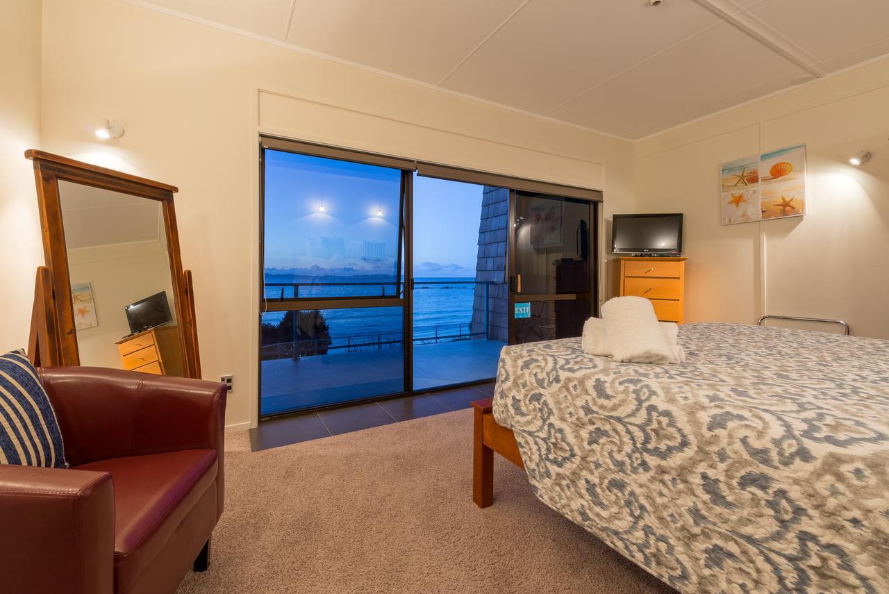 By The Bay Beachfront Apartments Mangonui Exteriör bild