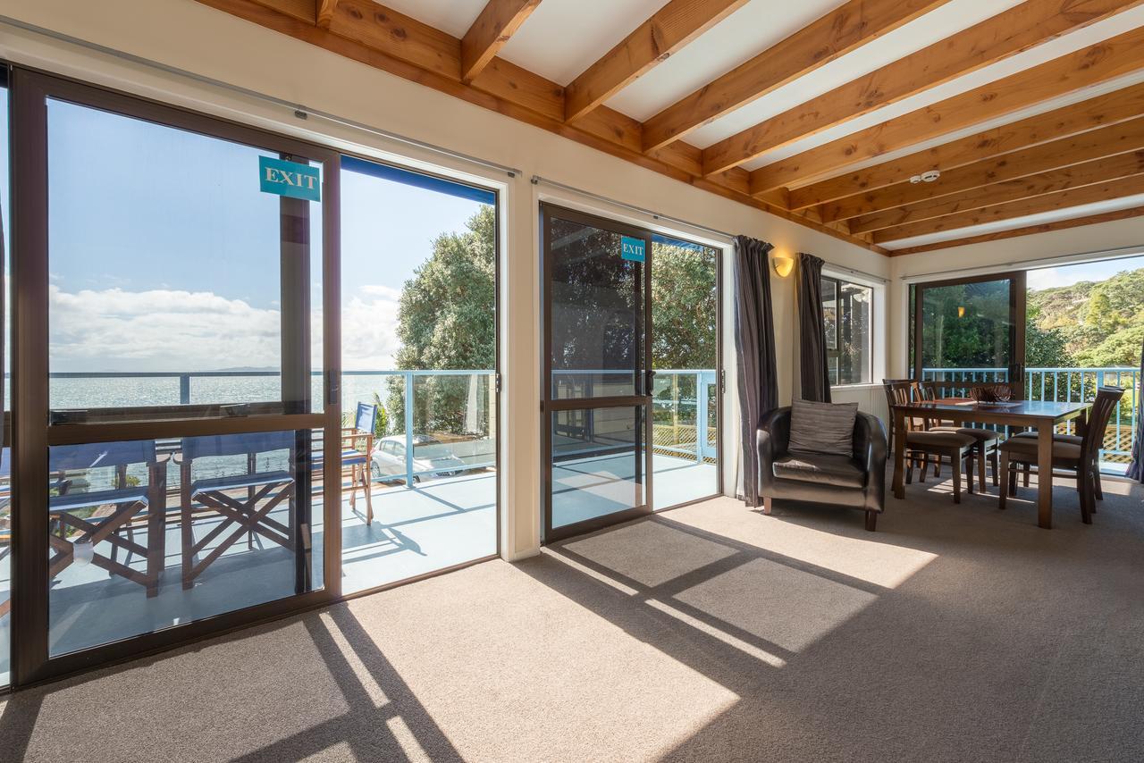By The Bay Beachfront Apartments Mangonui Exteriör bild