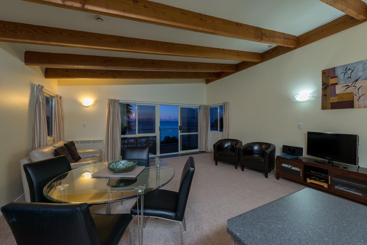By The Bay Beachfront Apartments Mangonui Exteriör bild