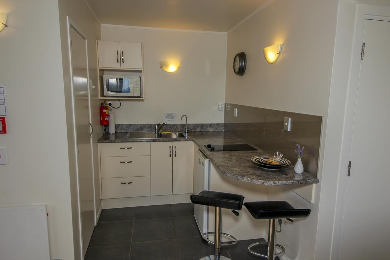 By The Bay Beachfront Apartments Mangonui Exteriör bild