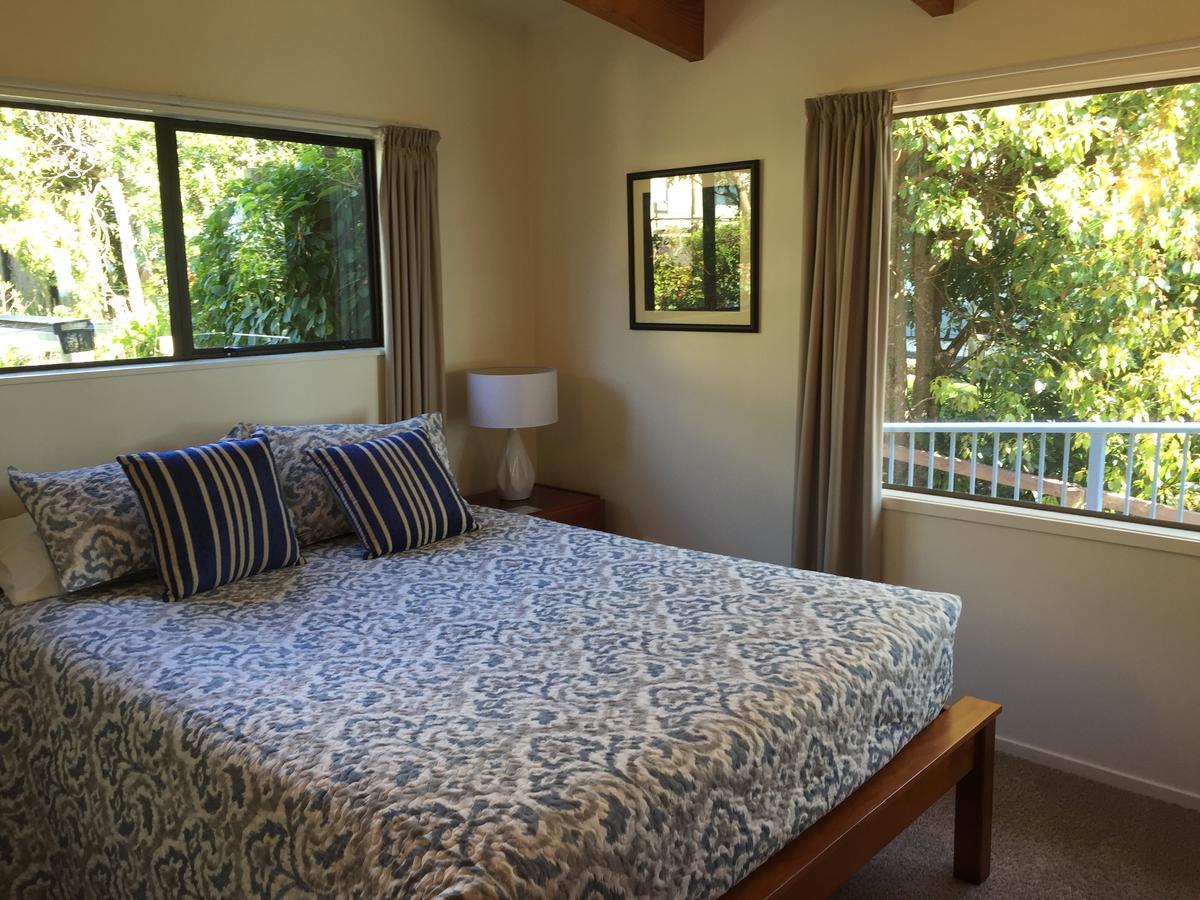 By The Bay Beachfront Apartments Mangonui Exteriör bild