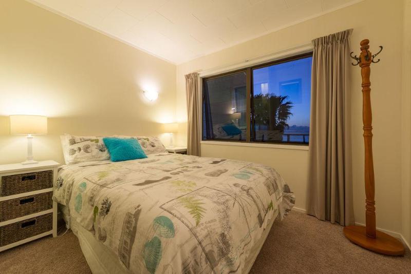 By The Bay Beachfront Apartments Mangonui Exteriör bild