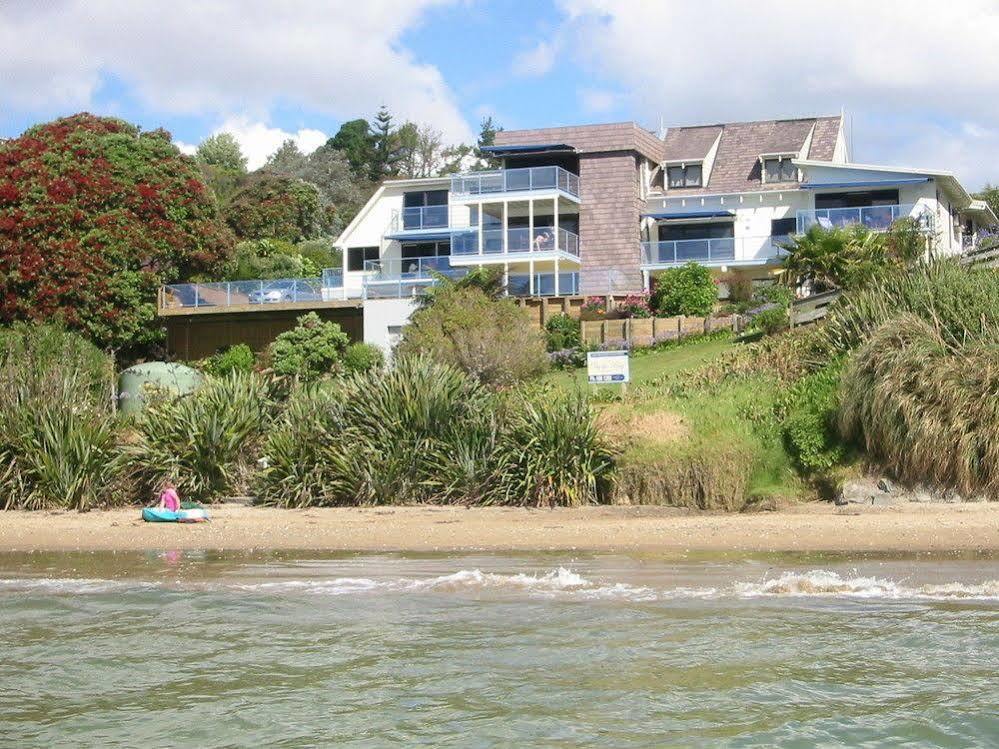 By The Bay Beachfront Apartments Mangonui Exteriör bild