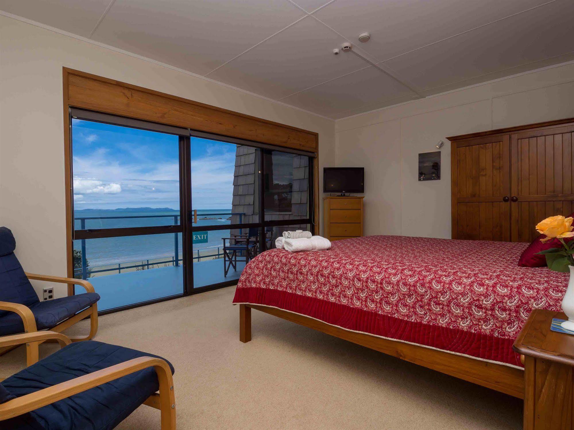 By The Bay Beachfront Apartments Mangonui Exteriör bild
