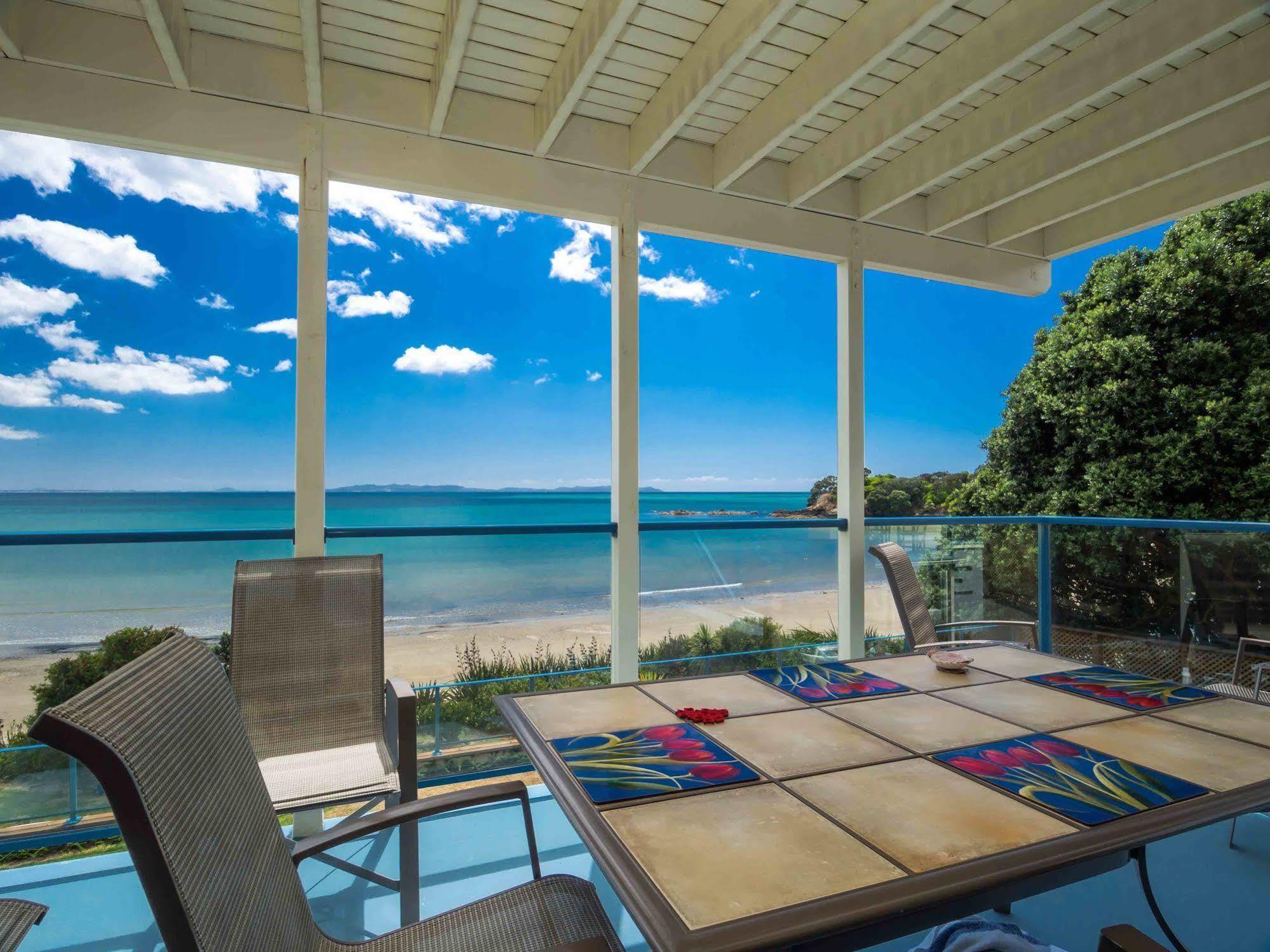 By The Bay Beachfront Apartments Mangonui Exteriör bild
